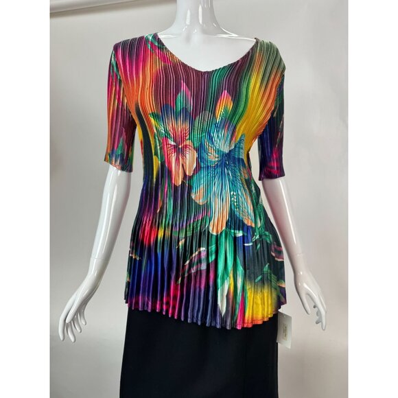 Vibrant Mini Pleats Top With V-Neck & Short Sleeves - Picture 16 of 16
